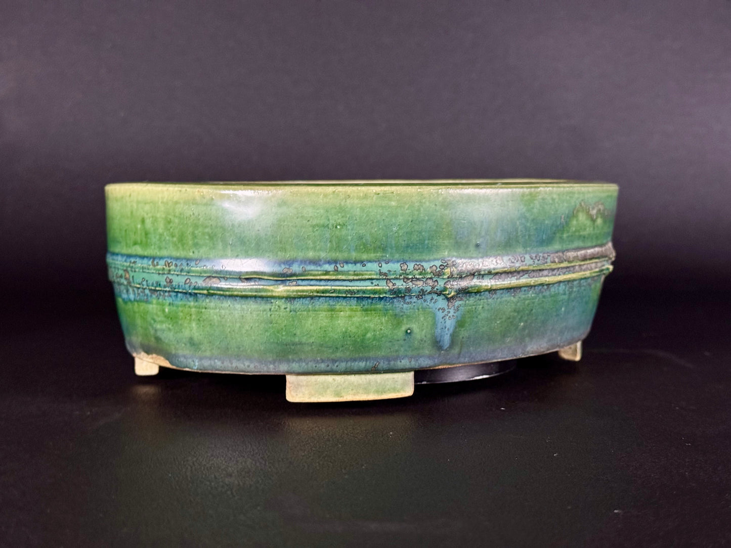 AIBA KOYO – Mr. AIBA Kouichirou（相場 恒一郎）– 常滑 – 24.4cm Oval 楕円鉢 Oval – 青緑釉 Green–Blue Glaze（双帯・竹意匠 Dual Mid-Band Bamboo Motif）