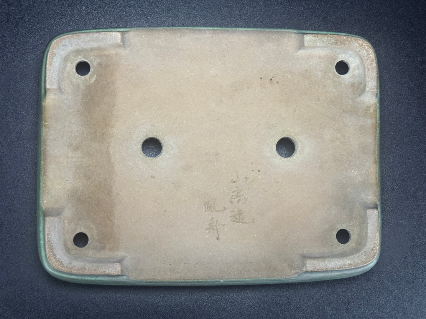 Yamafusa’s Wife (Hōshū Otorifune 宝舟) – 常滑 – 40.9cm Rectangular Green-Glazed Bonsai Pot