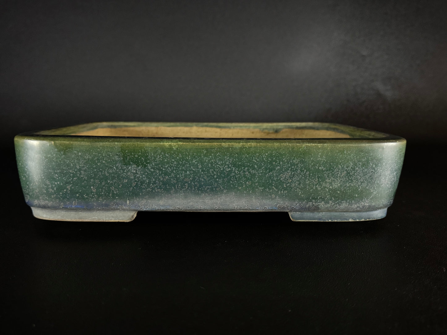 IKKO一洸 (Watanabe Kazuhiro 渡邉一弘) – 常滑 - 31.3cm rectangle Green Crystal Oribe Glaze.