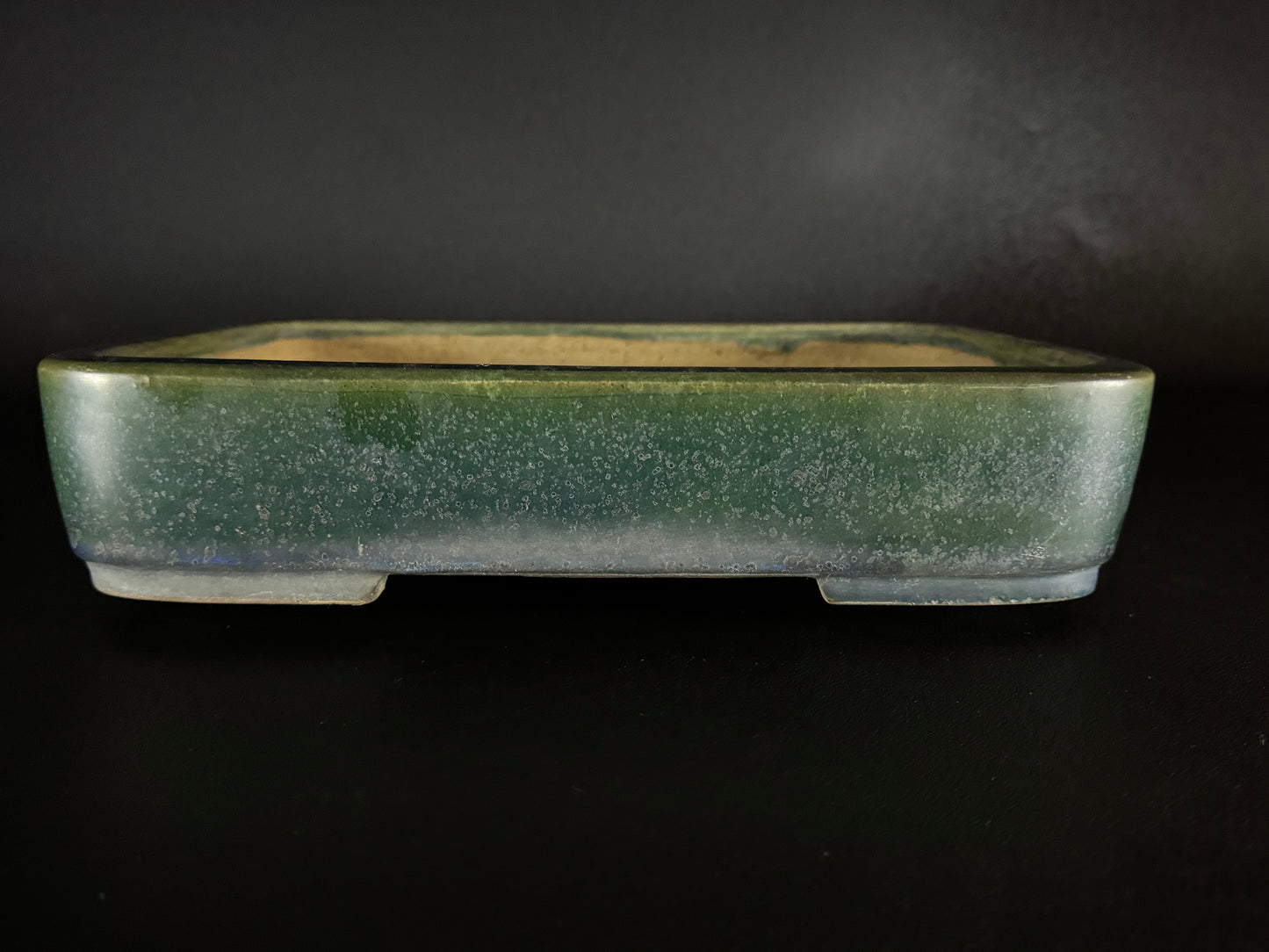 IKKO一洸 (Watanabe Kazuhiro 渡邉一弘) – 常滑 - 31.3cm rectangle Green Crystal Oribe Glaze.