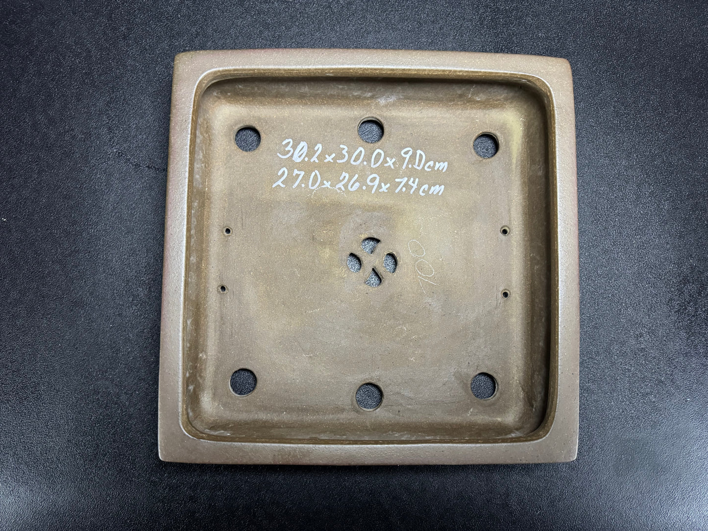 GYOUZAN 1St Gen (Nakano Yukizyou “中野行常”) "Hand signed 爪描き" - 常滑 – 30.2cm Square Unglazed Hand-Signed Bonsai Pot（正方鉢・無釉・爪描き銘）